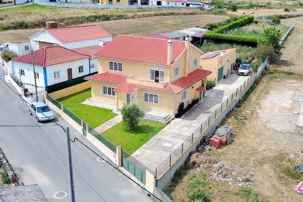 Moradia T5 para venda