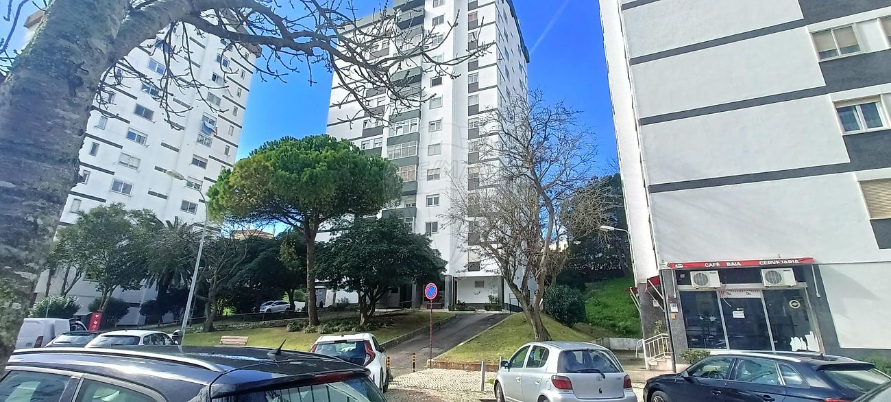 Apartamento T5 à venda em Oeiras