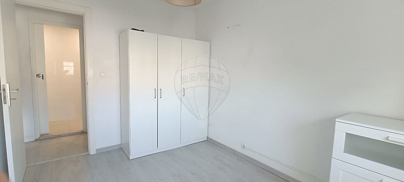 Apartamento T2 à venda em Loures