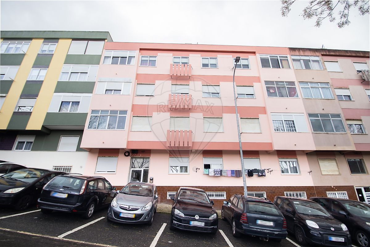 Apartamento T2 à venda em Amadora