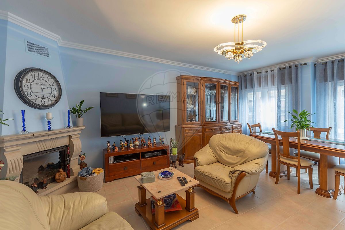 Apartamento T3 à venda em Sintra