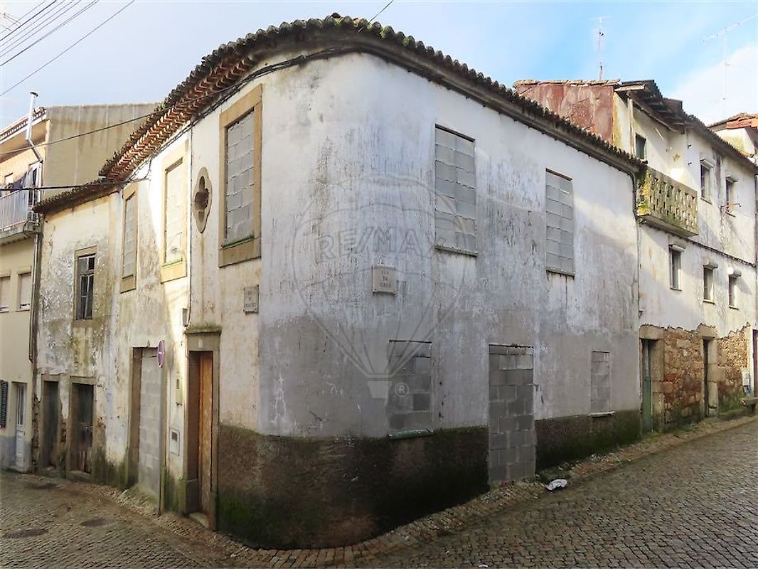 Moradia T3 à venda em Castelo Branco