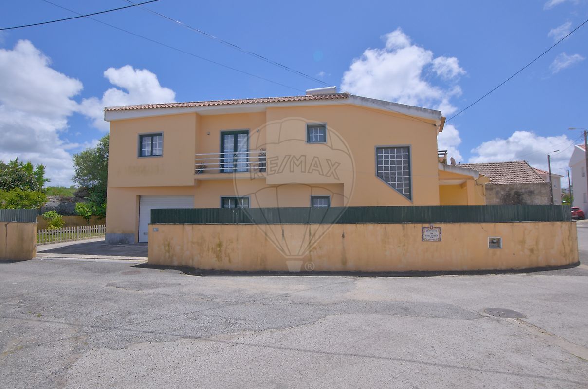 Moradia T5 para venda