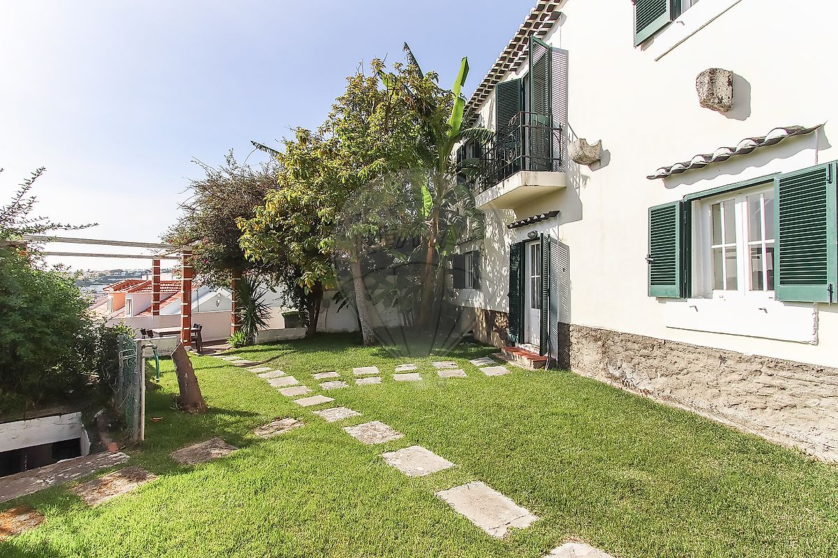 Moradia T4 à venda em Oeiras