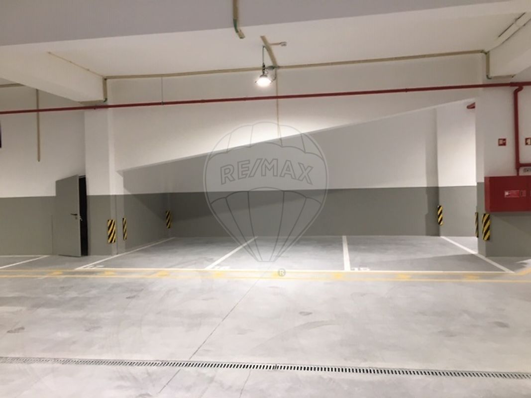 Garagem para arrendar em Lisboa