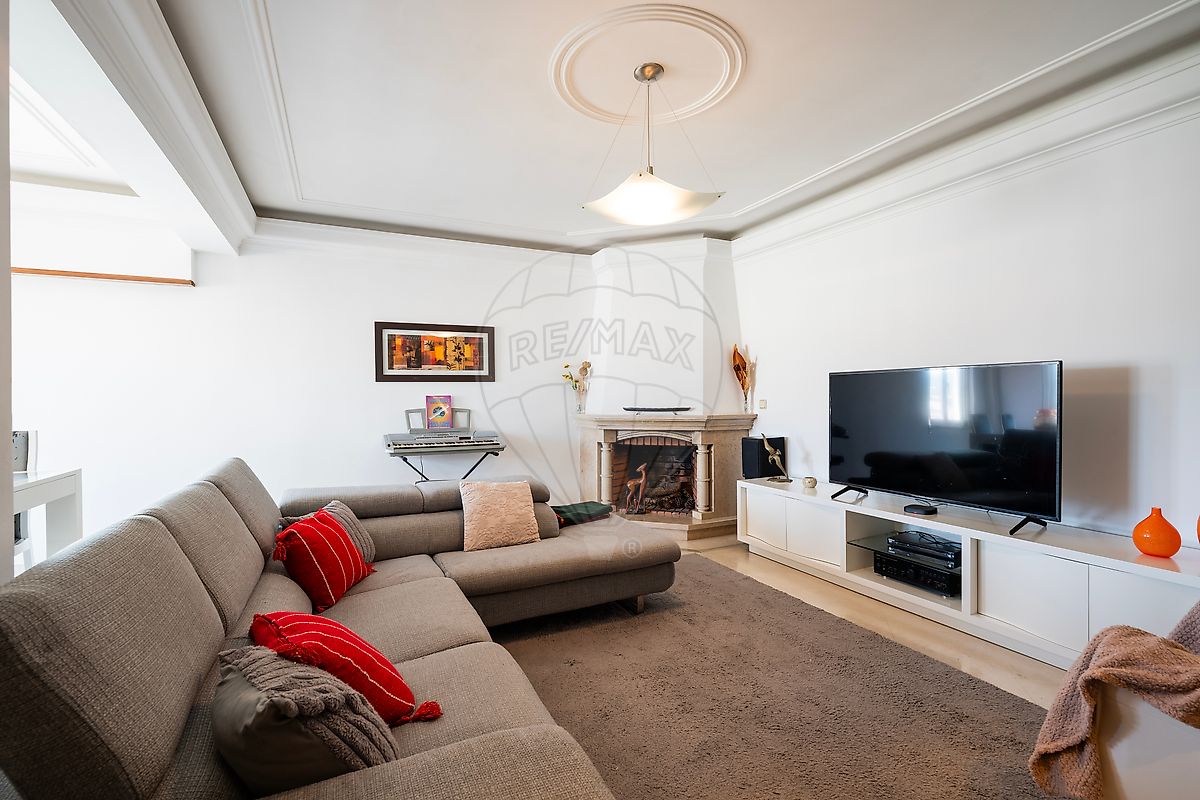 Apartamento T3 à venda em Loures