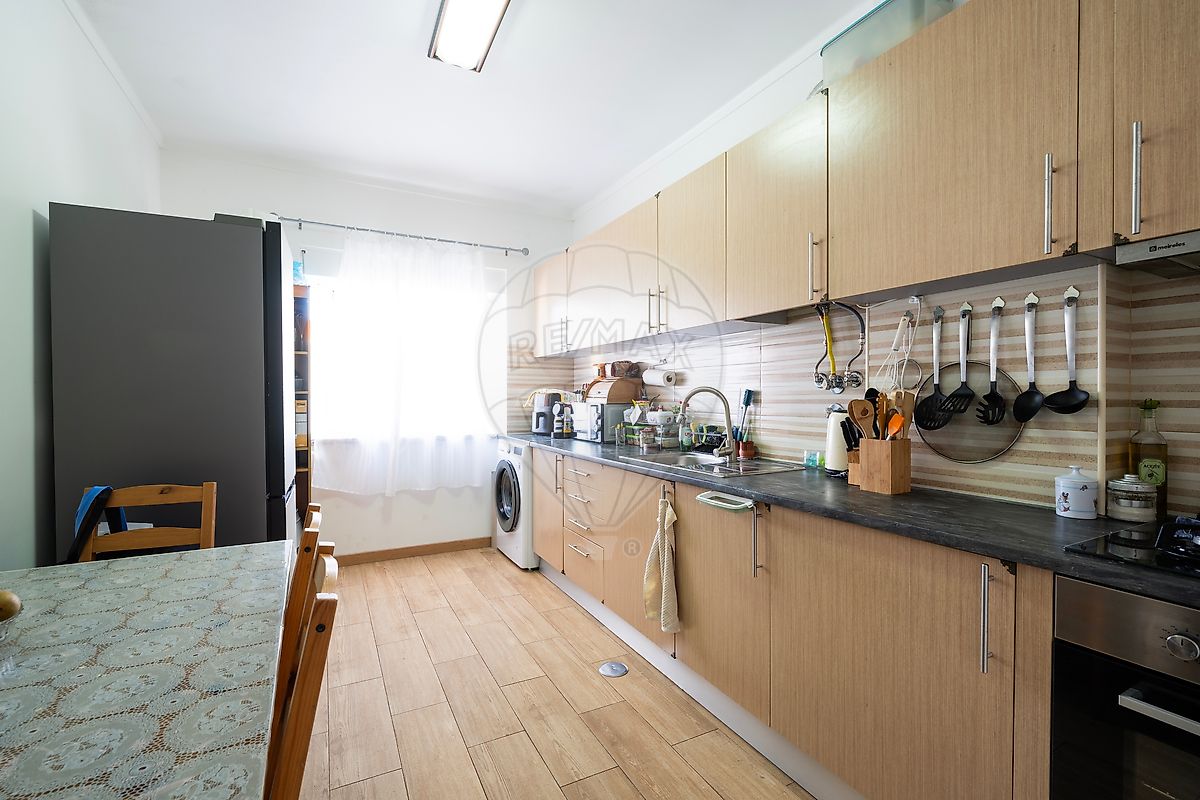 Apartamento - Baixa da Banheira e Vale da Amoreira, Moita, Setúbal