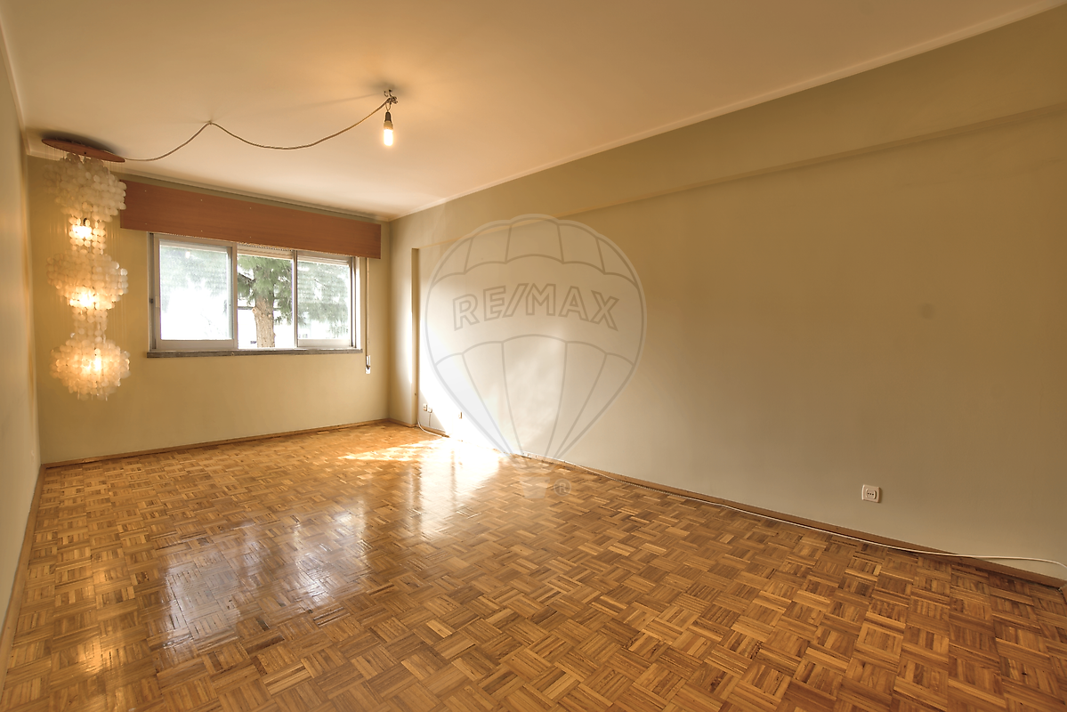 Apartamento T3 para arrendar em Oeiras