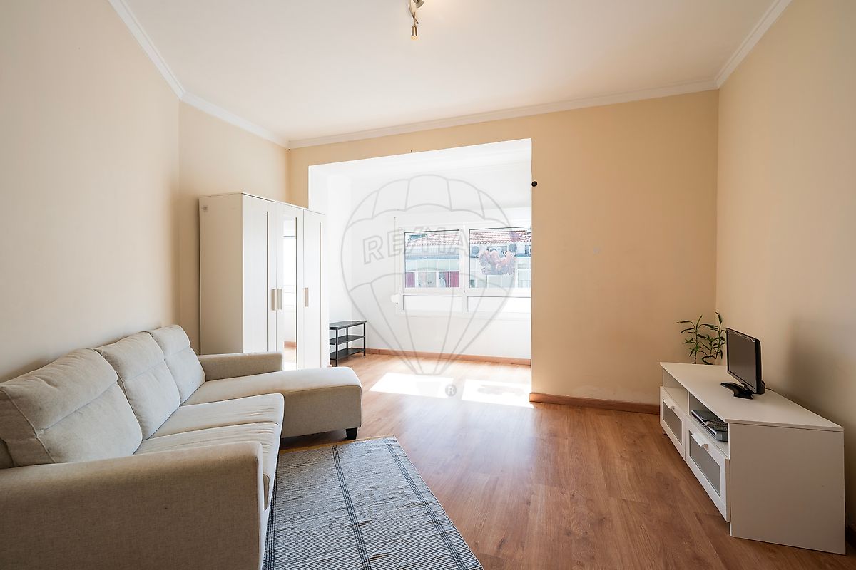 Apartamento T2 à venda em Amadora