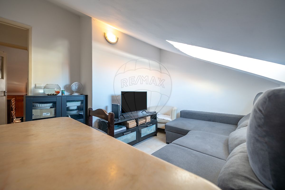 Apartamento T1 - Camarate, Unhos e Apelação, Loures, Lisboa