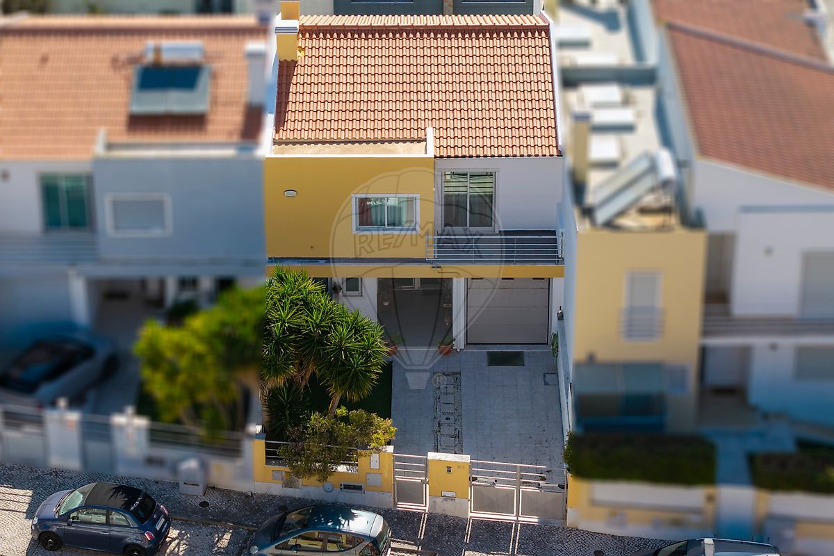 120521562-10
