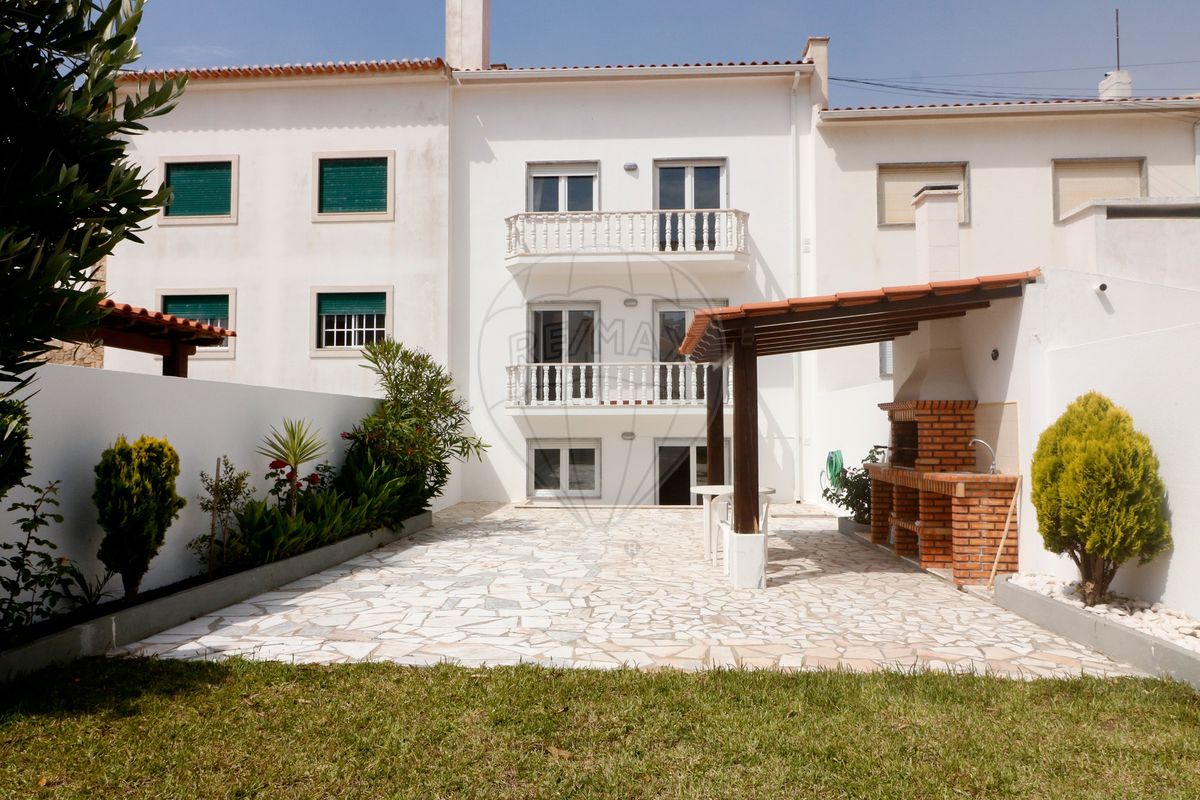 Moradia T5 para venda