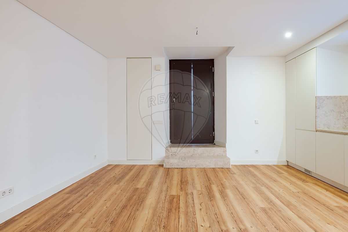listing 120521000-1986 picture-0