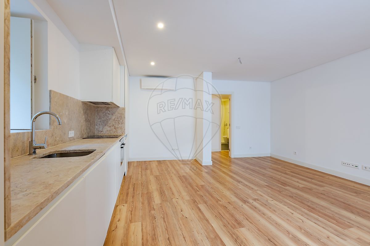 listing 120521000-1986 picture-0