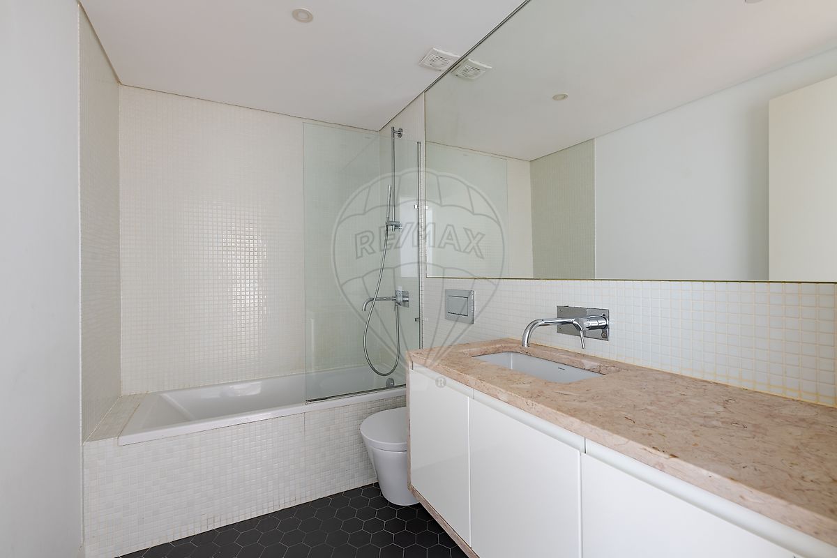 listing 120521000-1994 picture-0