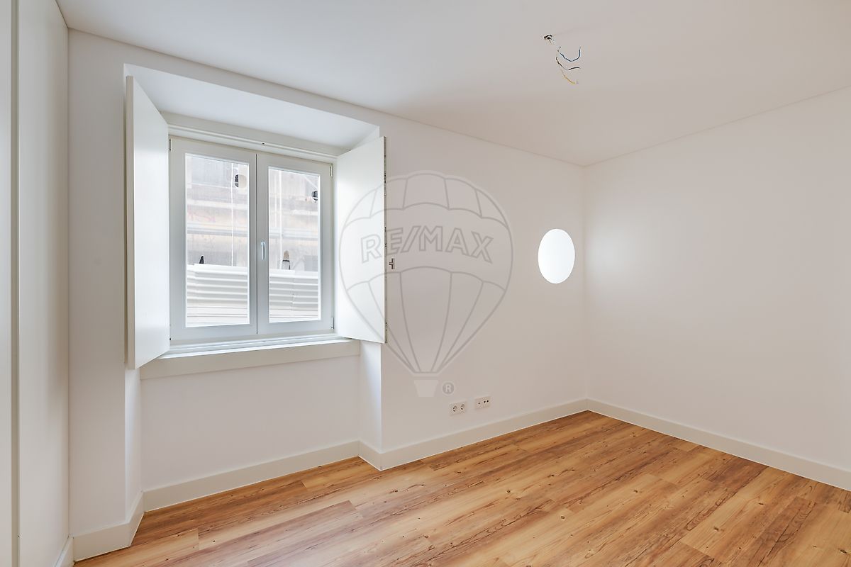 listing 120521000-1994 picture-0