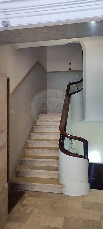 120521525-144