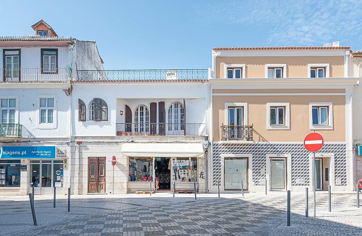 Outros - Habitação T6 para venda