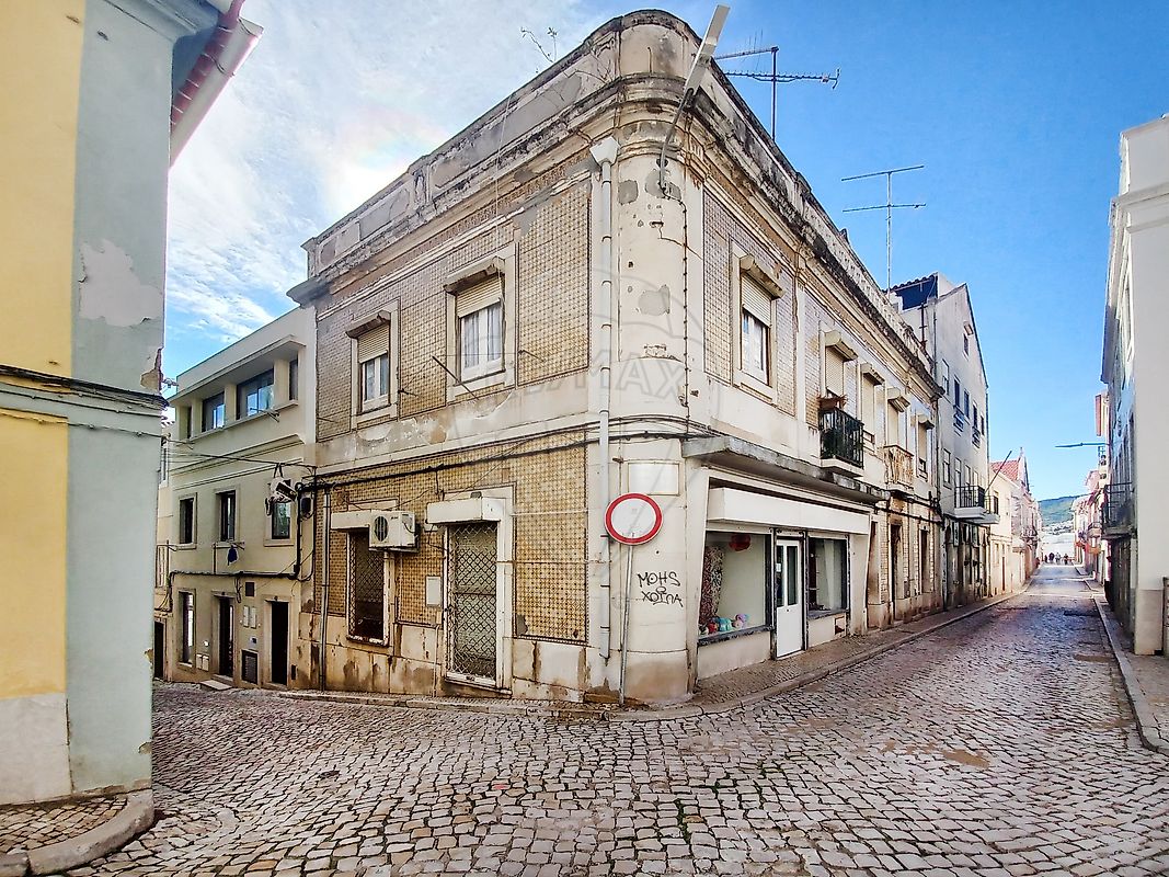Prédio à venda em Sesimbra