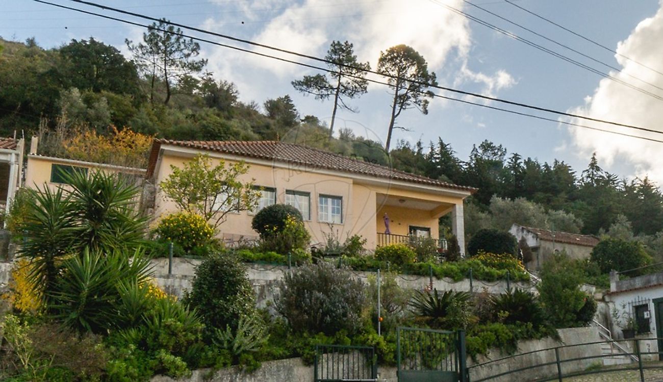 Moradia T4 à venda em Loures