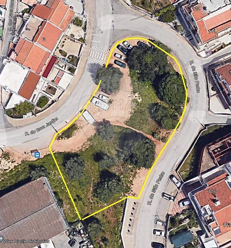 Terreno à venda em Lagoa (Algarve)