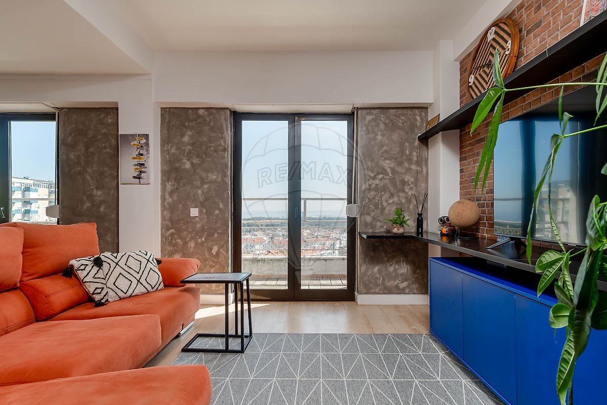 Apartamento T3 à venda em Almada