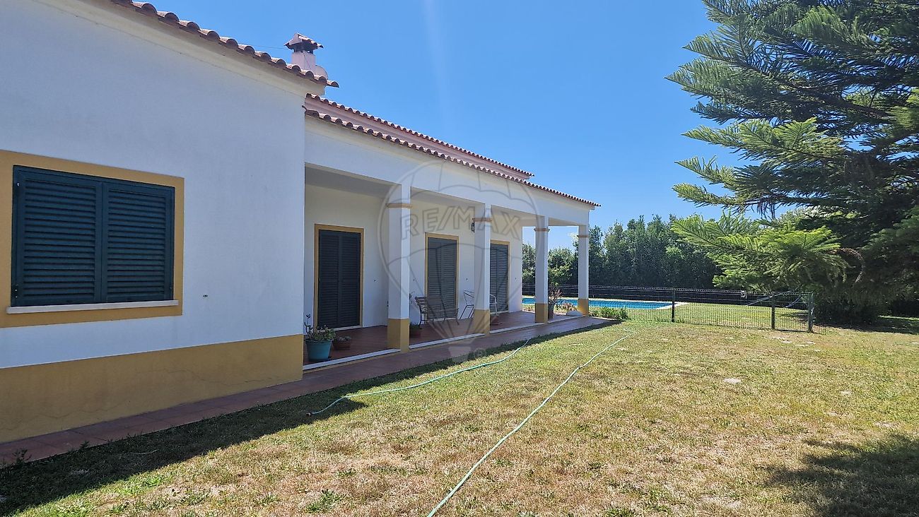 Moradia T6 à venda em Benavente