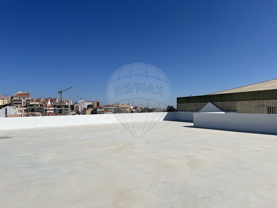 Armazém - Sacavém e Prior Velho, Loures, Lisboa