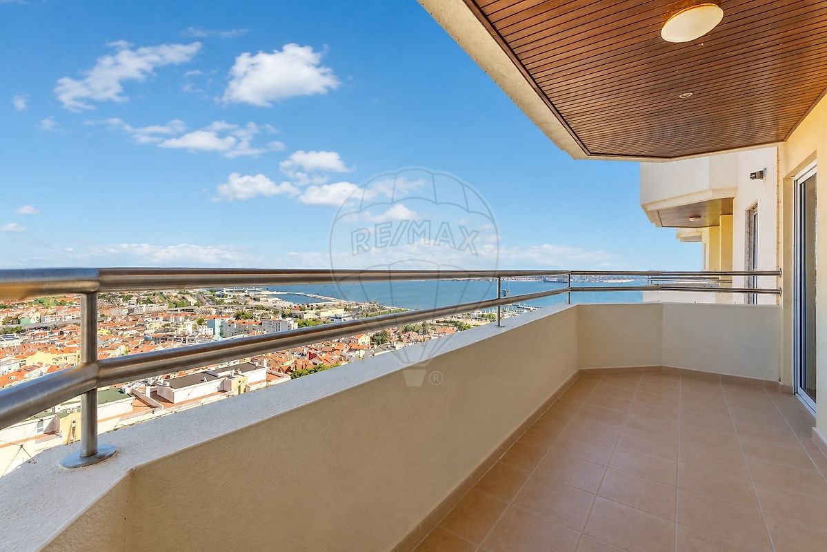 Apartamento T2 em Algés, Linda-a-Velha e Cruz Quebrada-Dafundo 5