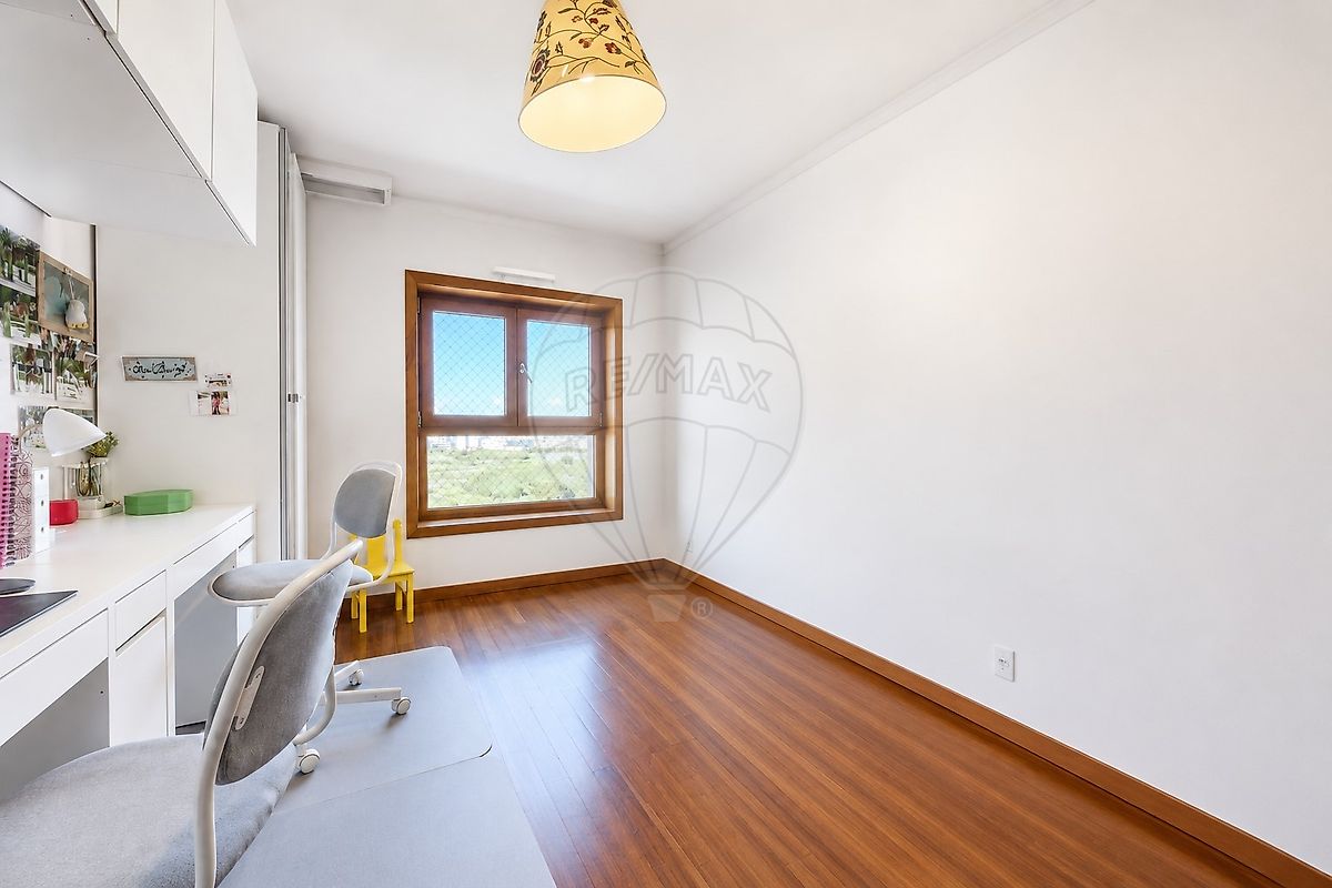 Apartamento T2 em Algés, Linda-a-Velha e Cruz Quebrada-Dafundo 9