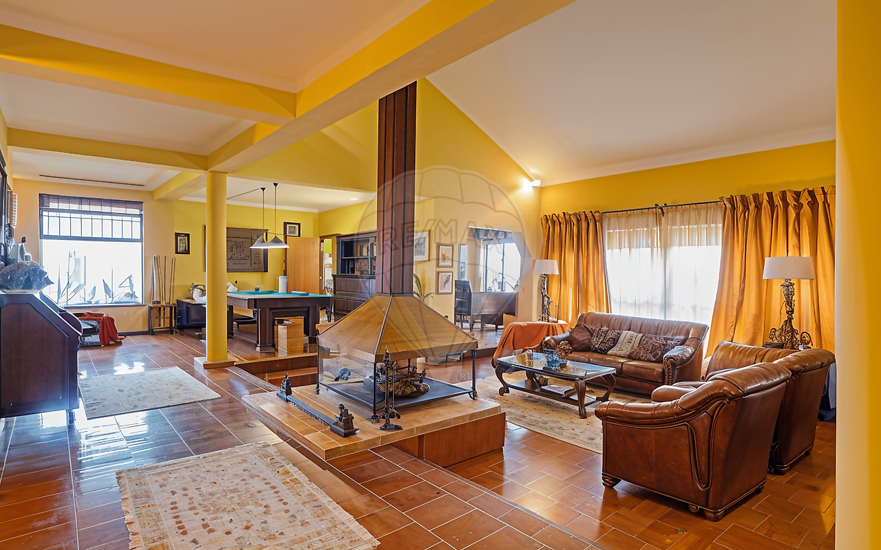 Apartamento T6 à venda em Montemor-o-Novo