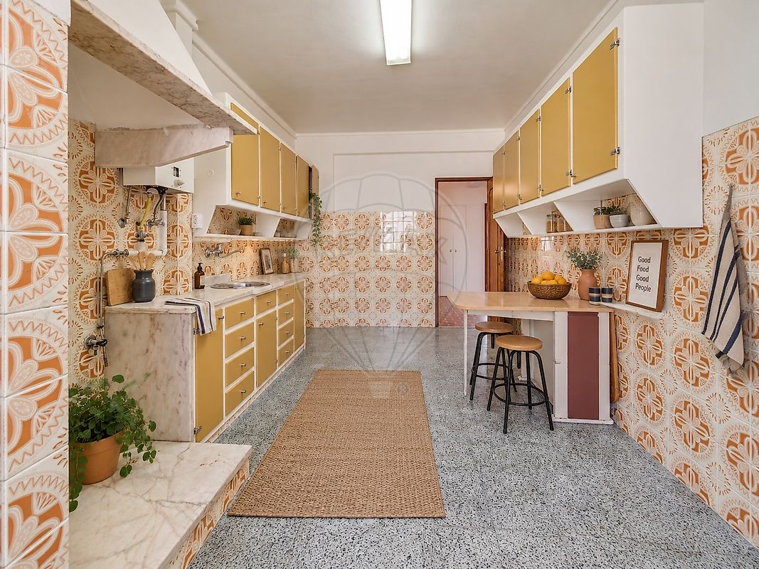 Apartamento T4 para arrendar em Amadora