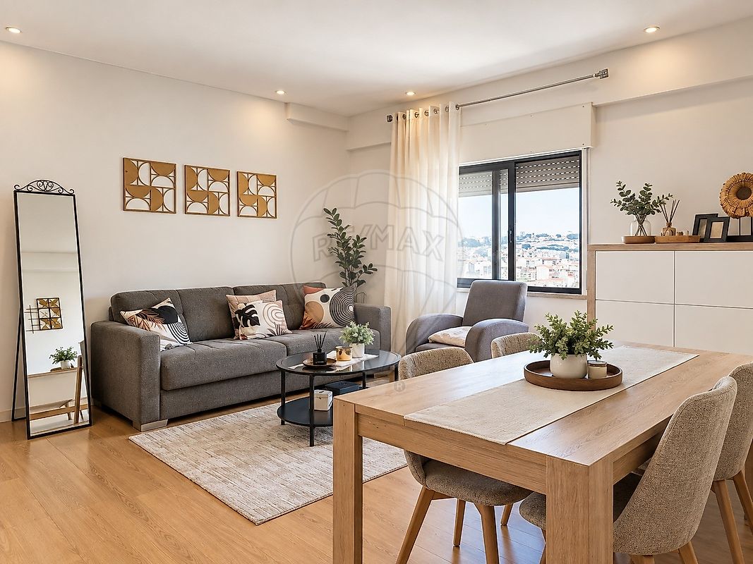 Apartamento T2 à venda em Amadora