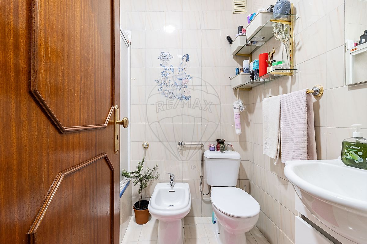Apartamento T2 à venda em Lordelo do Ouro e Massarelos, Porto — foto 15