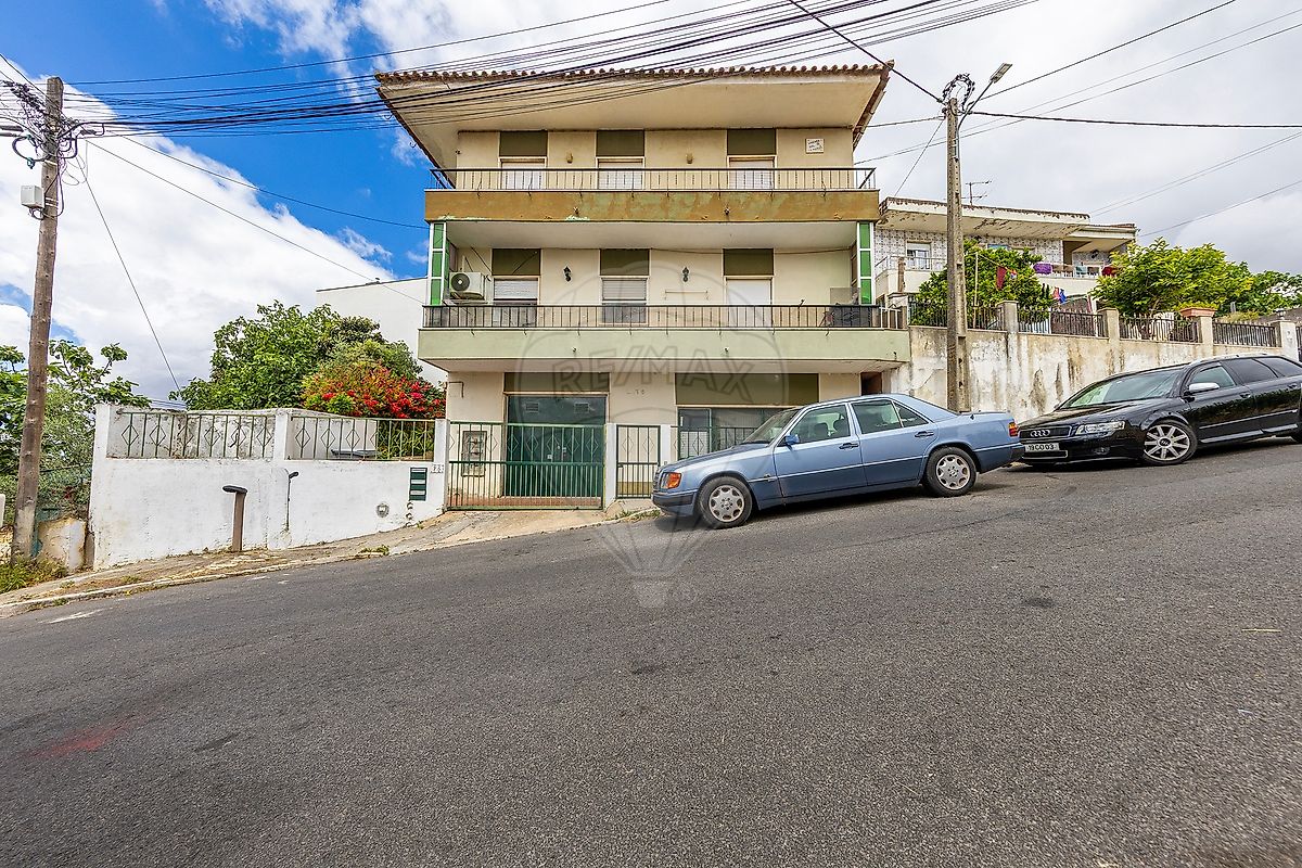 Prédio à venda em Loures