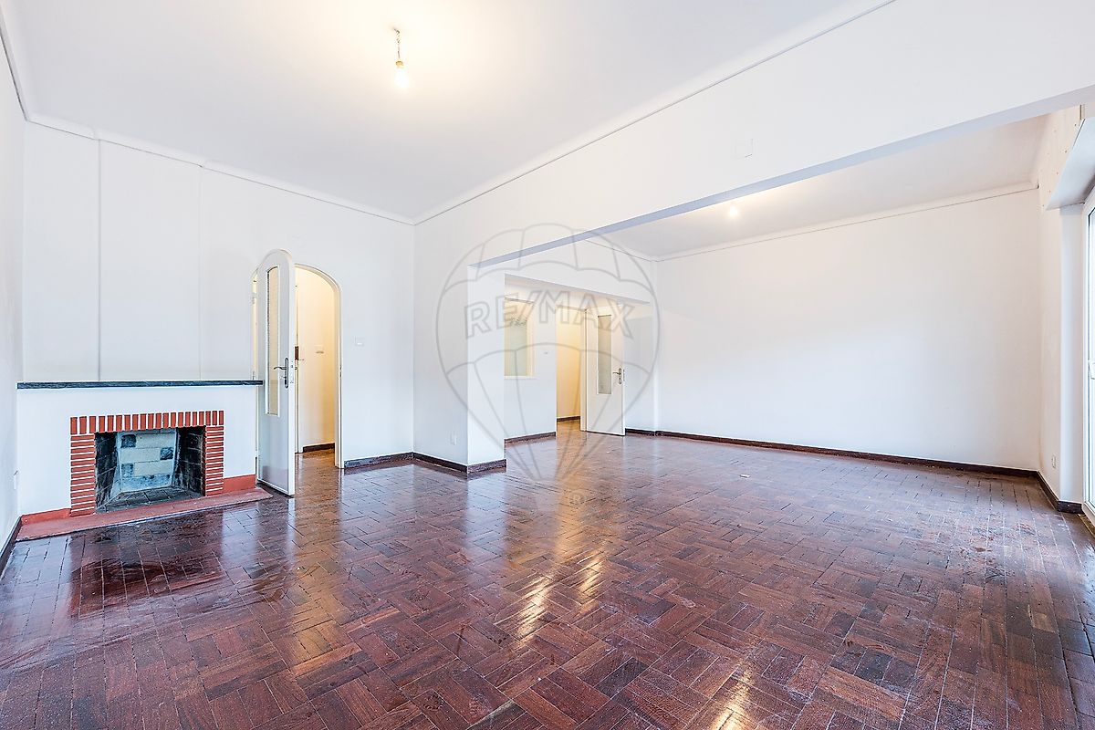 Apartamento T4 para arrendar em Oeiras