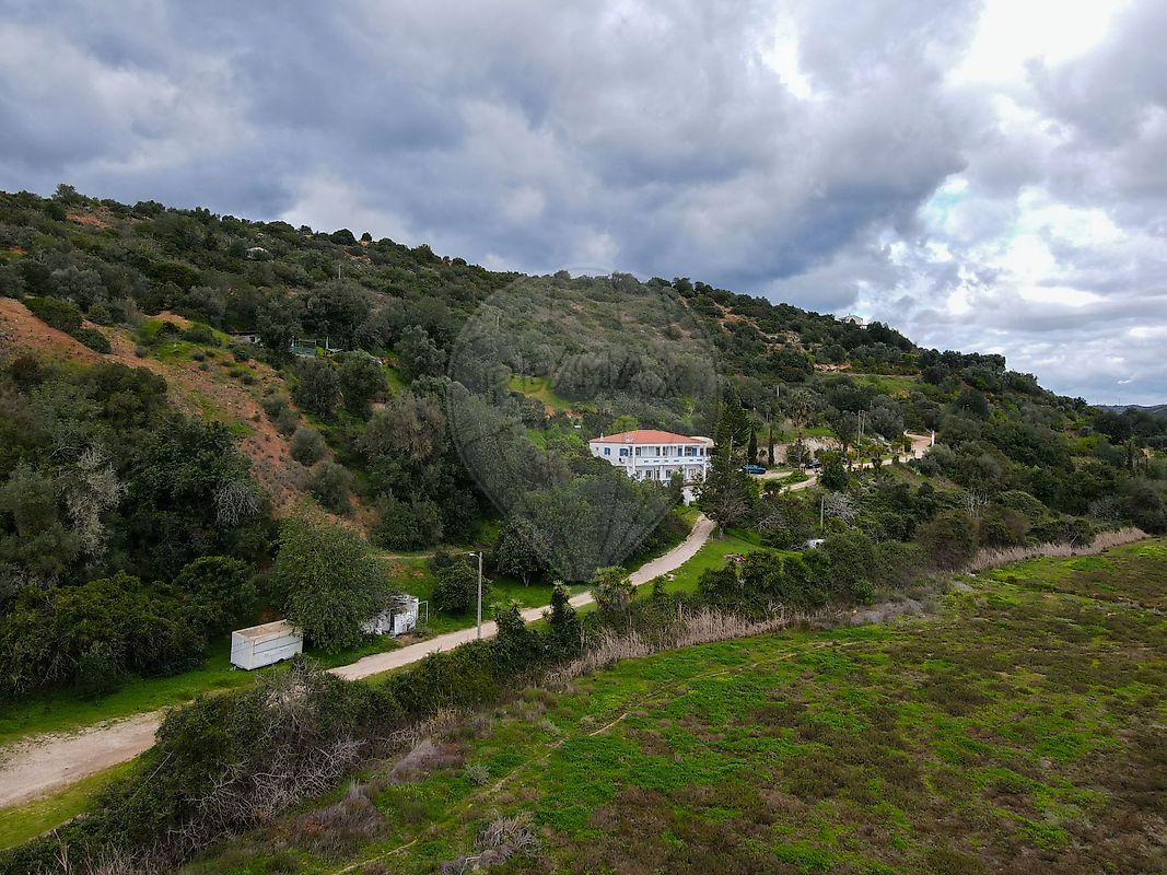 Prédio à venda em Silves