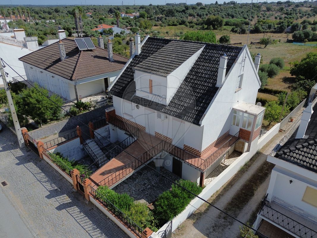 Moradia T5 para venda