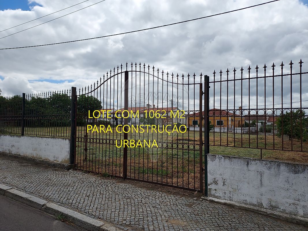 Land for sale in Elvas, Portugal — €115,000