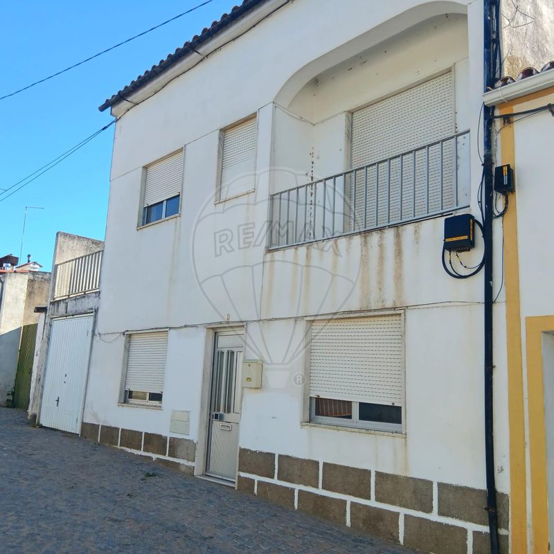 Moradia T5 para venda