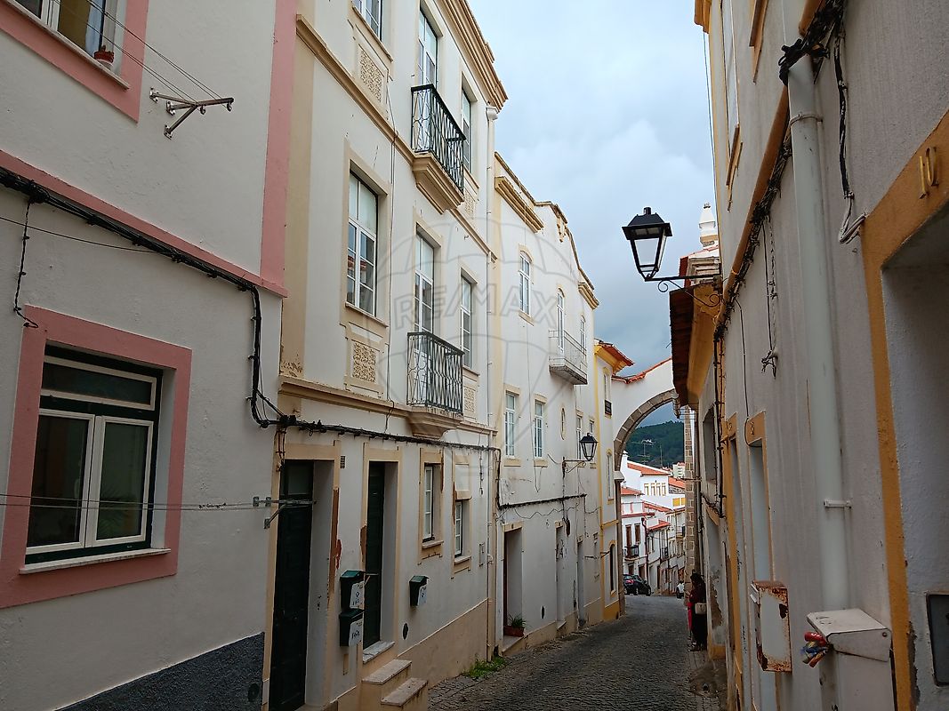 Prédio T8 à venda em Portalegre