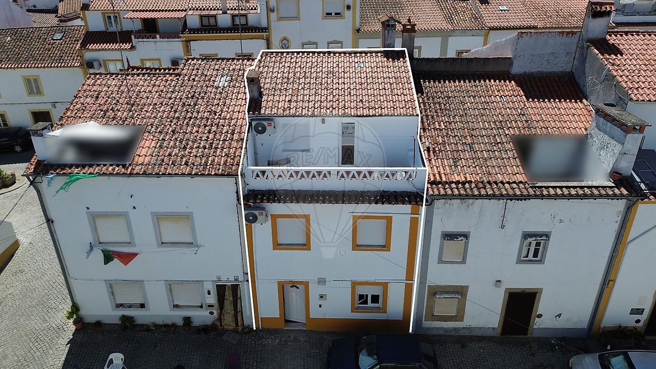 Moradia - Nossa Senhora da Graça de Póvoa e Meadas, Castelo de Vide, Portalegre