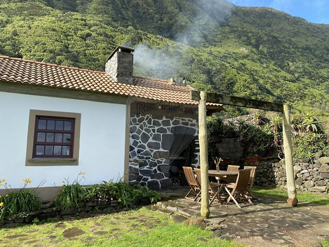 listing 120611454-74 picture-0