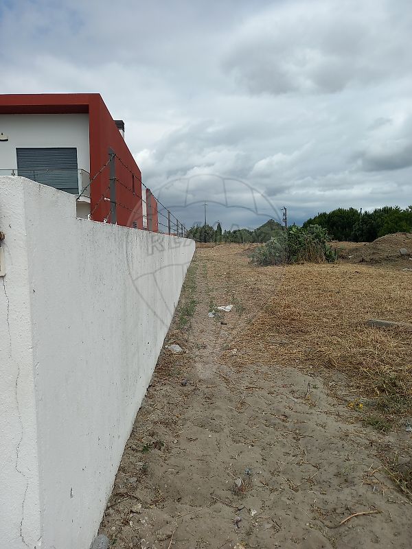 Land for sale in Moita, Portugal — €280,000