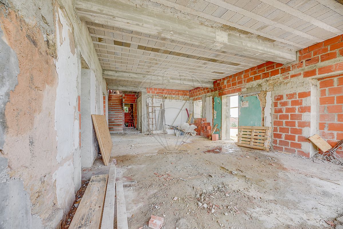 listing 120611977-81 picture-0