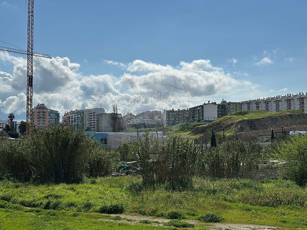 Land for sale in Almada, Portugal — €2,223,000