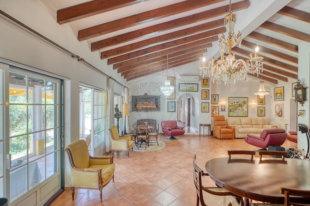 Moradia T4 para venda