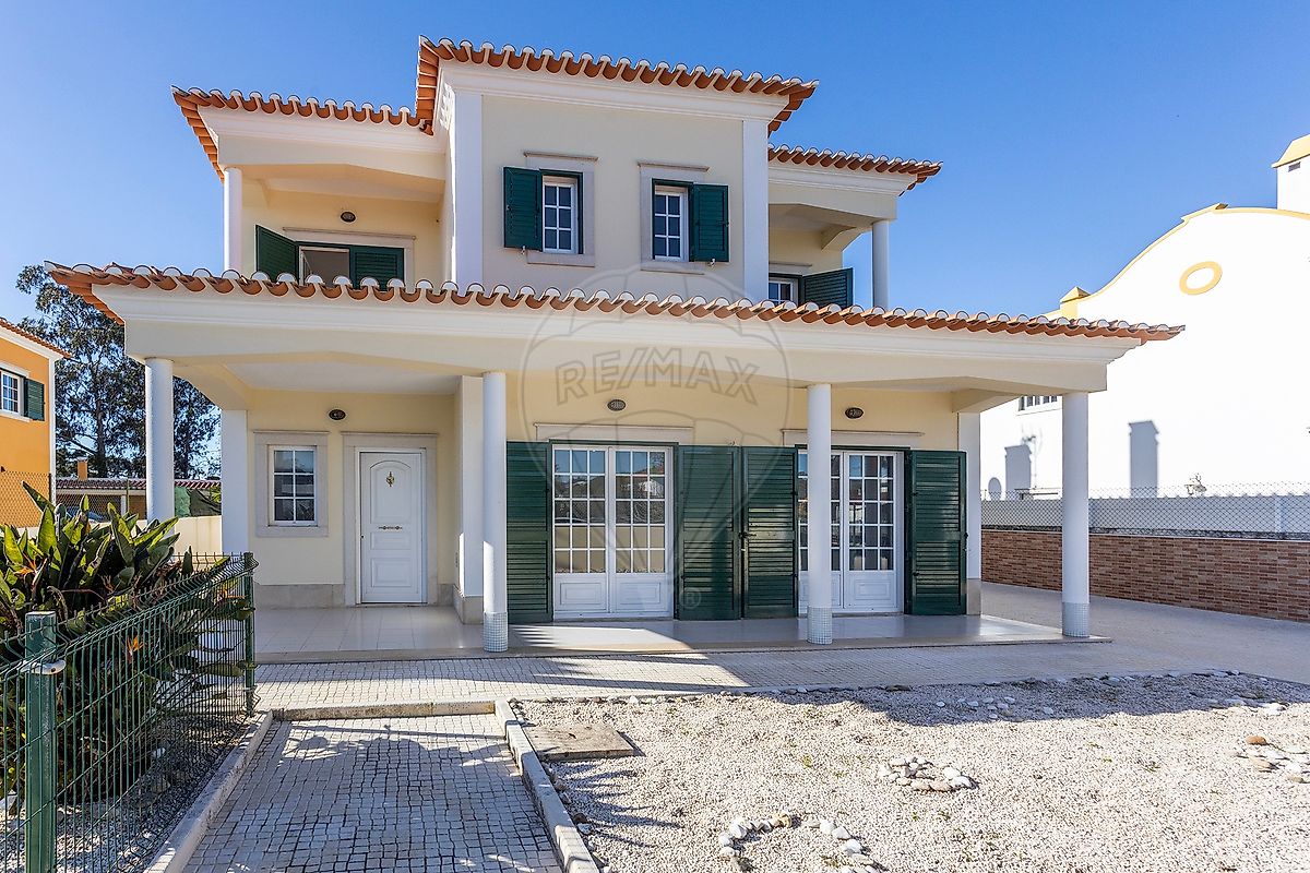 Moradia T4 à venda em Mafra