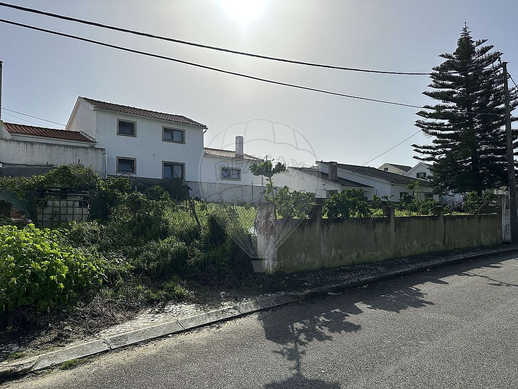 Terreno à venda em Almada