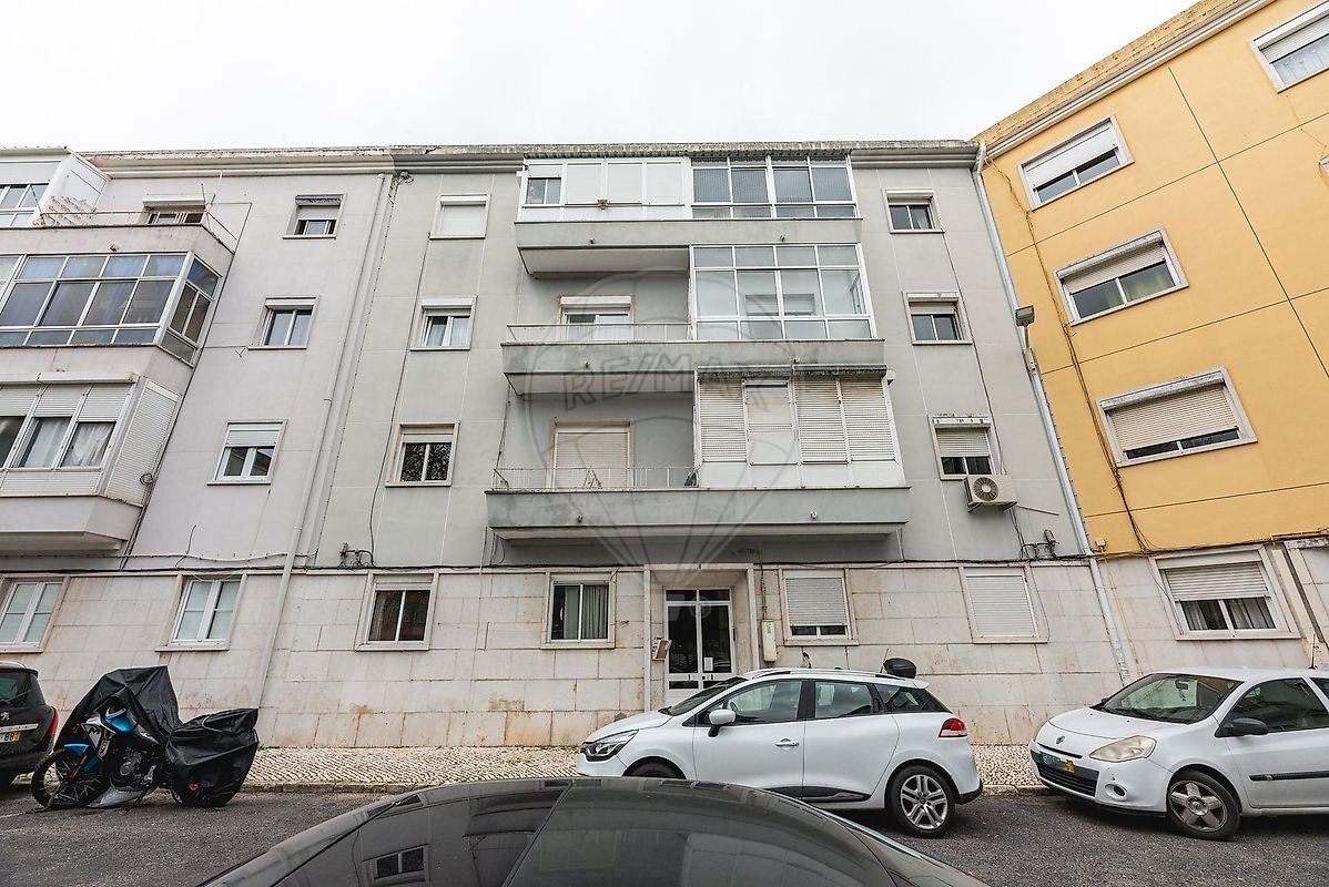 Apartamento T2 à venda em Amadora